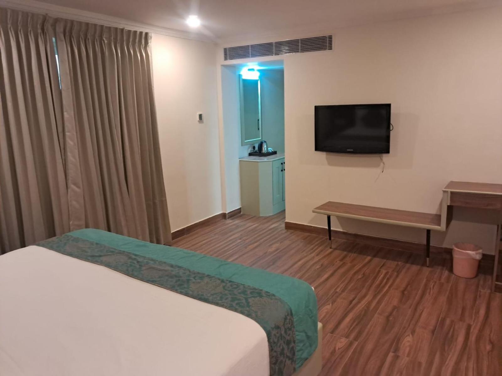 Hotel Grand Residence Ченнаї Екстер'єр фото