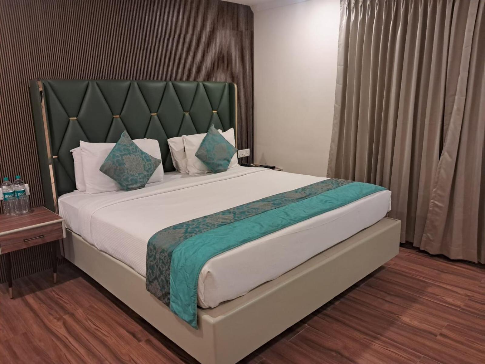 Hotel Grand Residence Ченнаї Екстер'єр фото